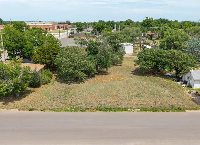 Front exterior — 416 N Illinois Street, Weatherford, OK 73096