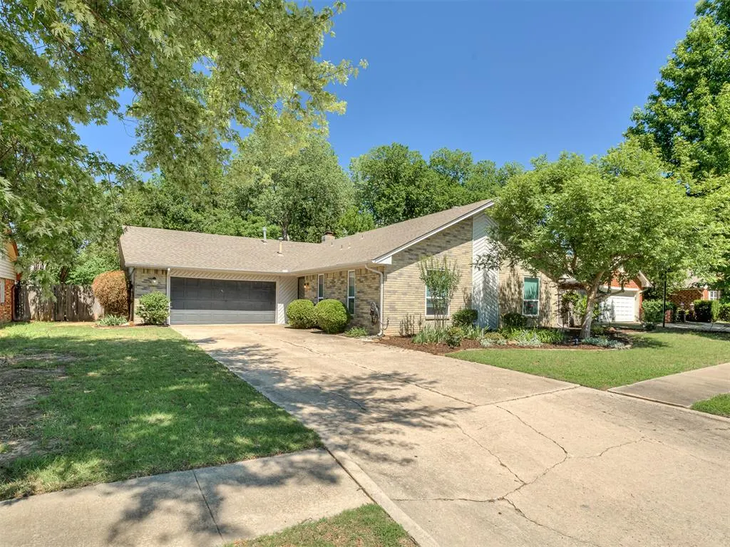 Photo 2 — 2307 Louise Lane, Norman, OK 73071