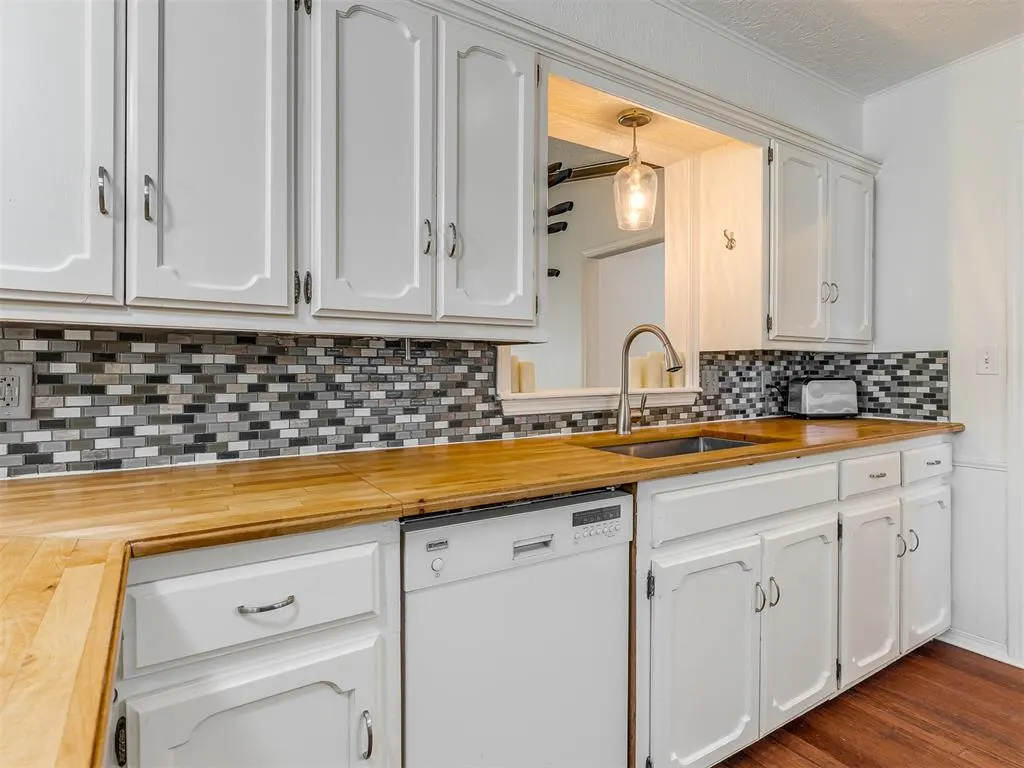 Photo 13 — 2307 Louise Lane, Norman, OK 73071