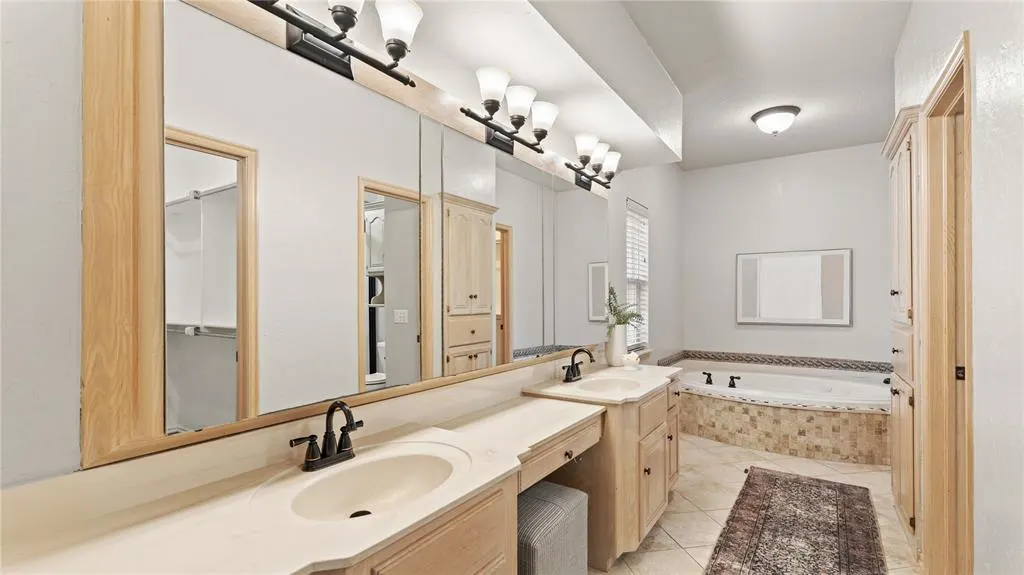 Photo 26 — 6901 N Waterwood Way, Warr Acres, OK 73132