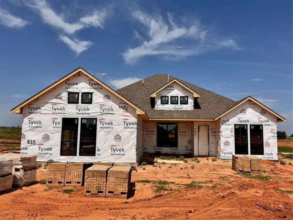 Front exterior — 888 Davis Drive, Blanchard, OK 73010