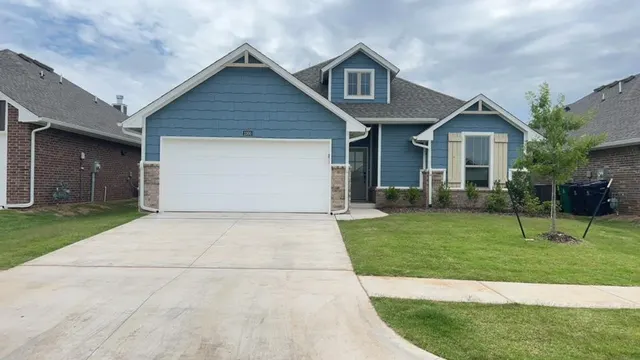 Front exterior — 2300 NW 170th Street, Edmond, OK 73012