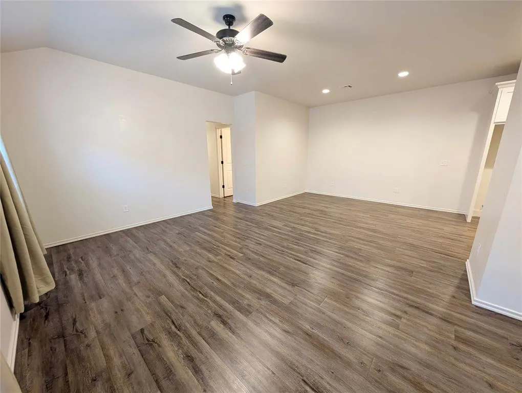 Photo 4 — 425 Chalk Hill Court, Edmond, OK 73003