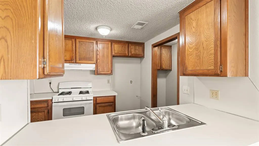 Photo 13 — 8607 S Drexel Place, Oklahoma City, OK 73159