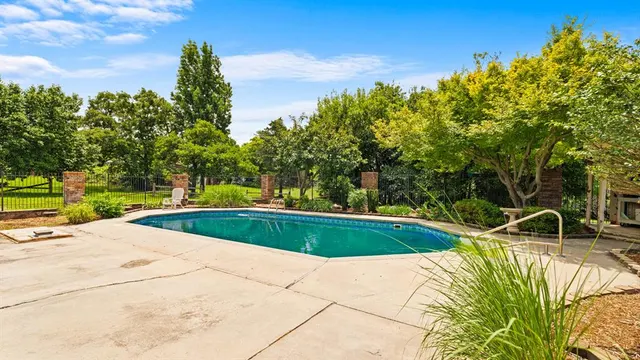 Photo 7 — 10500 Shady Glade Lane, Oklahoma City, OK 73151
