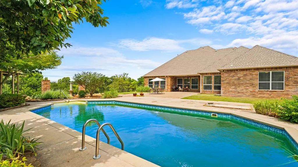 Photo 8 — 10500 Shady Glade Lane, Oklahoma City, OK 73151