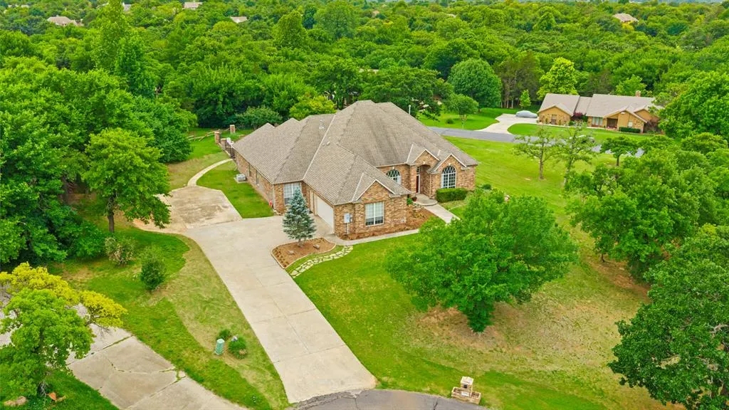 Photo 37 — 10500 Shady Glade Lane, Oklahoma City, OK 73151