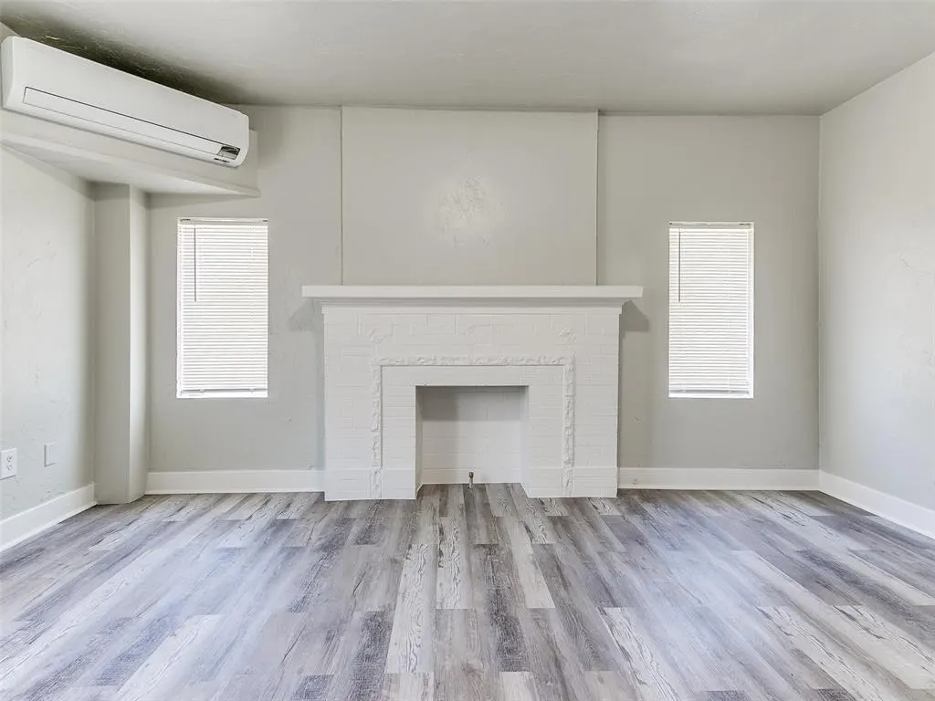 Photo 5 — 1820 NW 11th Street, Oklahoma City, OK 73106