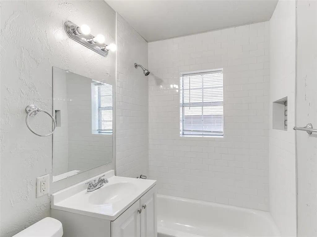 Photo 10 — 1820 NW 11th Street, Oklahoma City, OK 73106