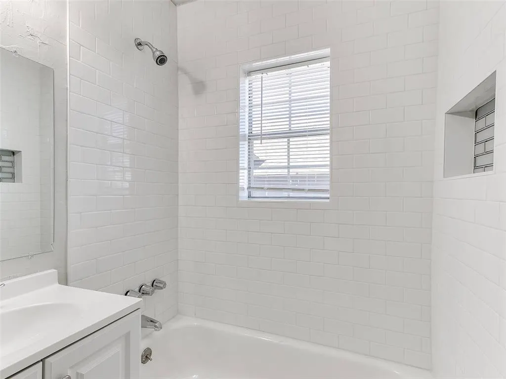 Photo 11 — 1820 NW 11th Street, Oklahoma City, OK 73106