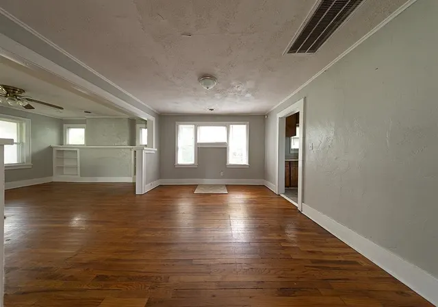 Photo 6 — 908 NW 25th Street, Oklahoma City, OK 73106