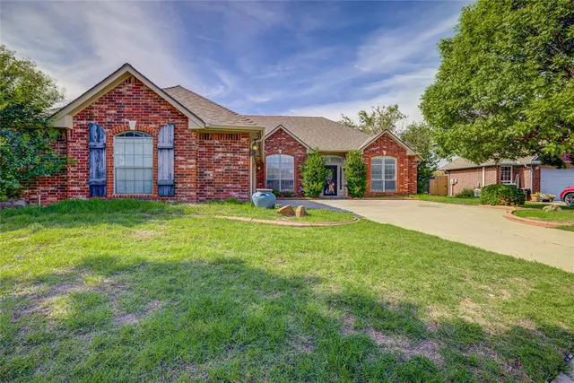 Photo 2 — 4153 Pine Hill Road, Norman, OK 73072