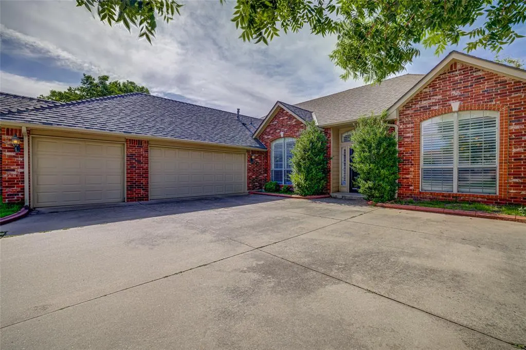 Photo 4 — 4153 Pine Hill Road, Norman, OK 73072