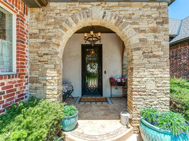 Photo 2 — 2709 Stetson Drive, Edmond, OK 73034