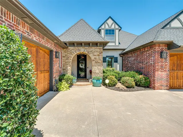 Photo 3 — 2709 Stetson Drive, Edmond, OK 73034