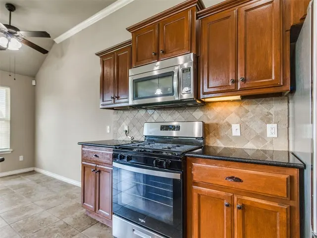 Photo 2 — 1415 Spoonwood Drive, Norman, OK 73071