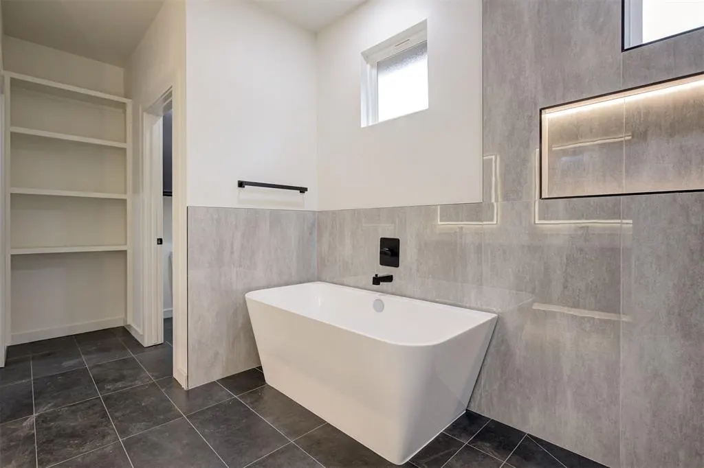 Photo 14 — 1441 NE 34th Street, Oklahoma City, OK 73111