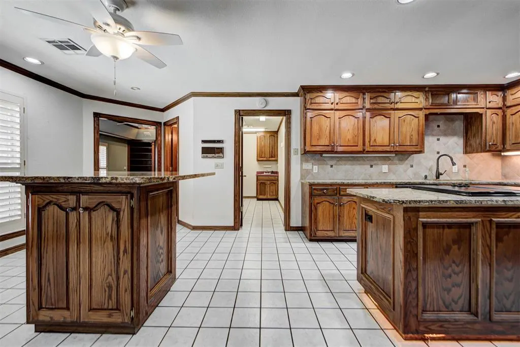 Photo 11 — 2501 SW 123rd Place, Oklahoma City, OK 73170