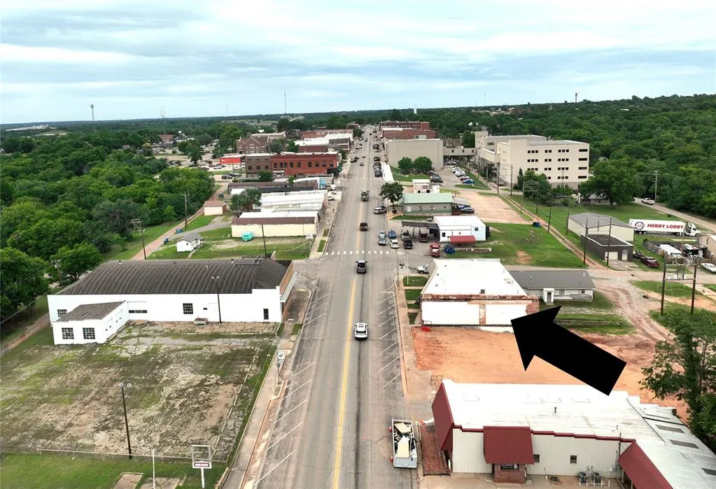Photo 4 — 1204 Manvel Avenue, Chandler, OK 74834