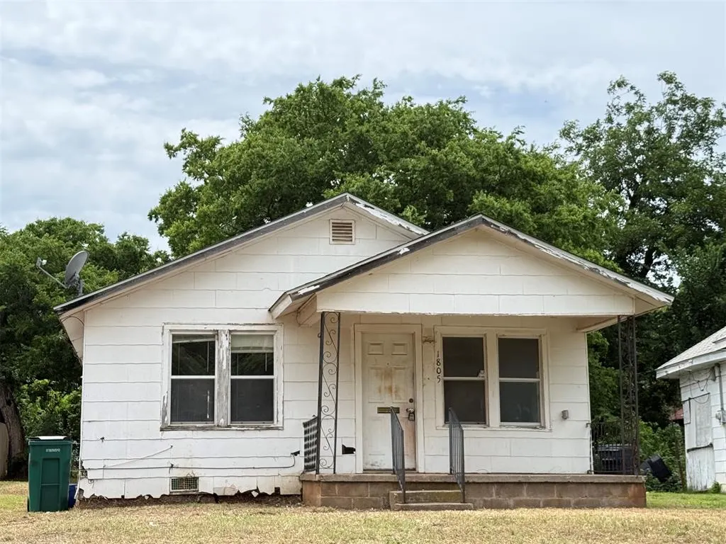 Front exterior — 1805 N Kelham Avenue, Oklahoma City, OK 73111