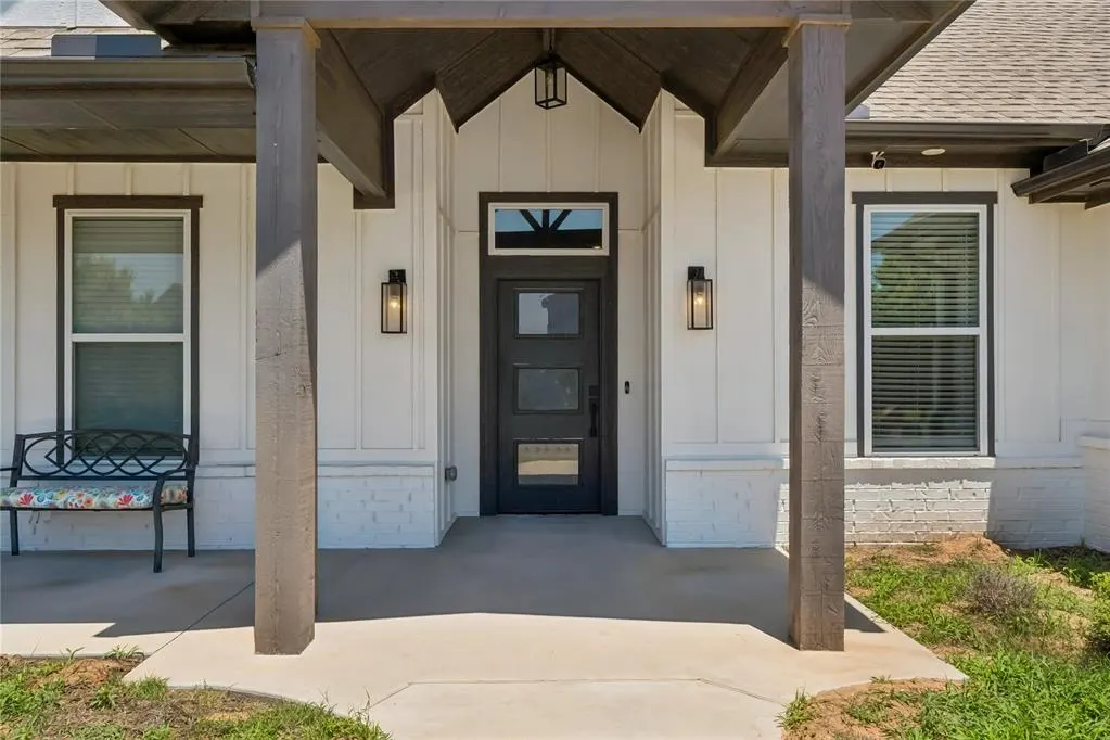 Photo 2 — 1329 Monterey Drive, Norman, OK 73072
