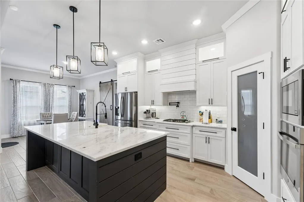 Photo 10 — 1329 Monterey Drive, Norman, OK 73072