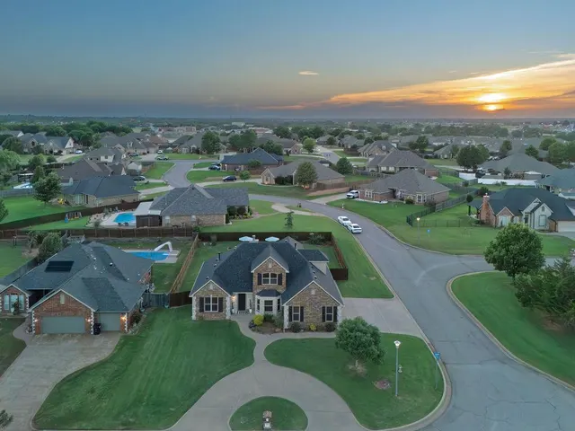 Photo 3 — 4616 Gracelann, Shawnee, OK 74804