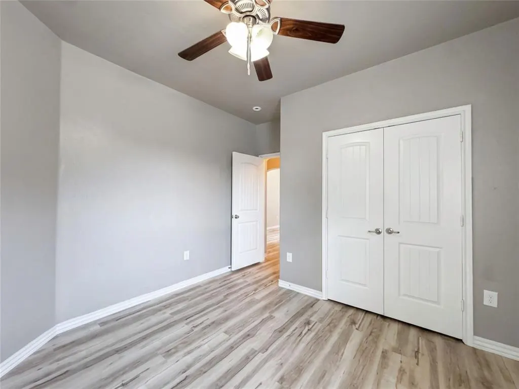 Photo 17 — 11016 SW 39th Court, Mustang, OK 73064