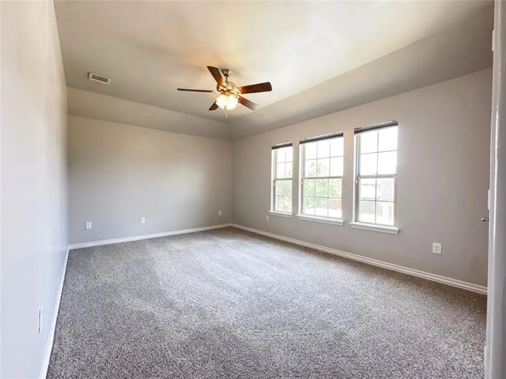 Photo 32 — 11016 SW 39th Court, Mustang, OK 73064