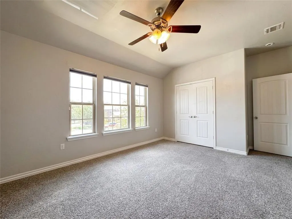 Photo 33 — 11016 SW 39th Court, Mustang, OK 73064