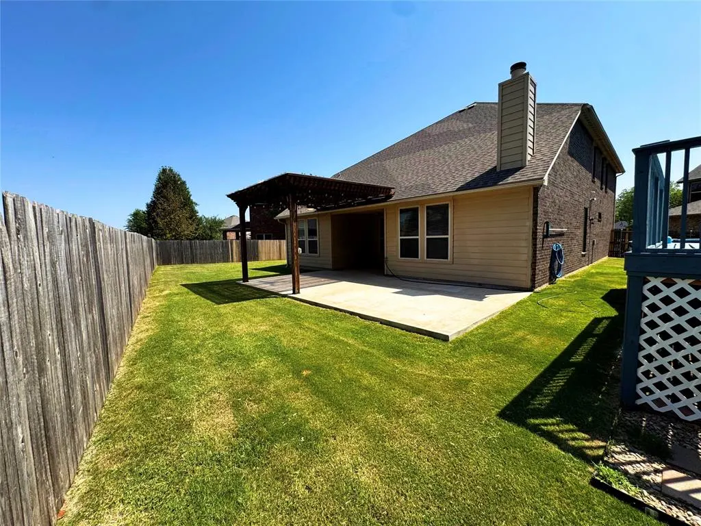 Photo 38 — 11016 SW 39th Court, Mustang, OK 73064