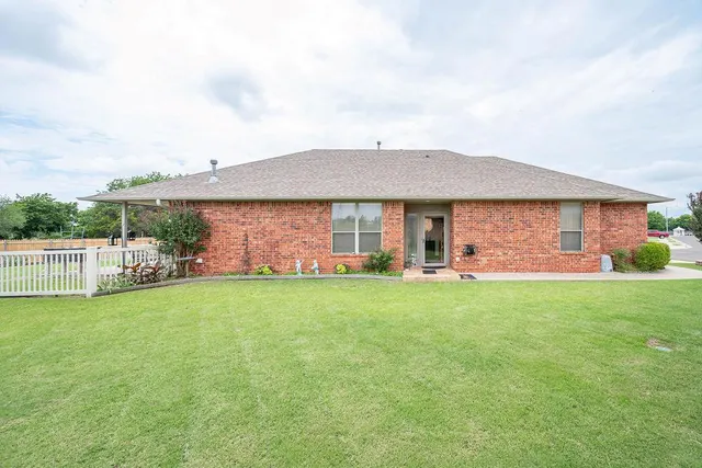 Photo 3 — 4 SW 92nd Place, Oklahoma City, OK 73139
