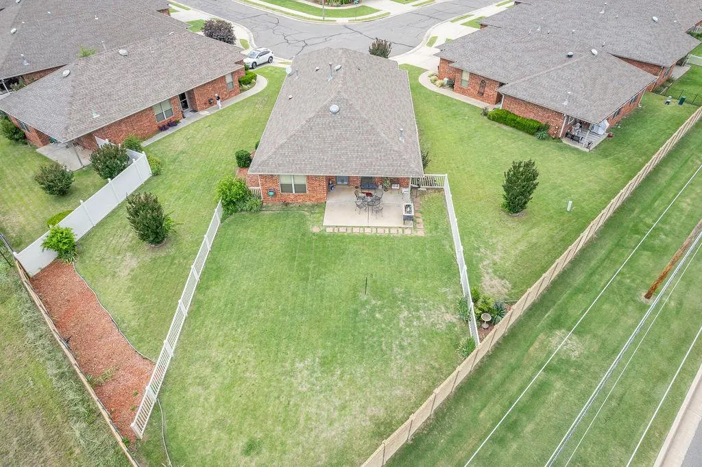Photo 26 — 4 SW 92nd Place, Oklahoma City, OK 73139