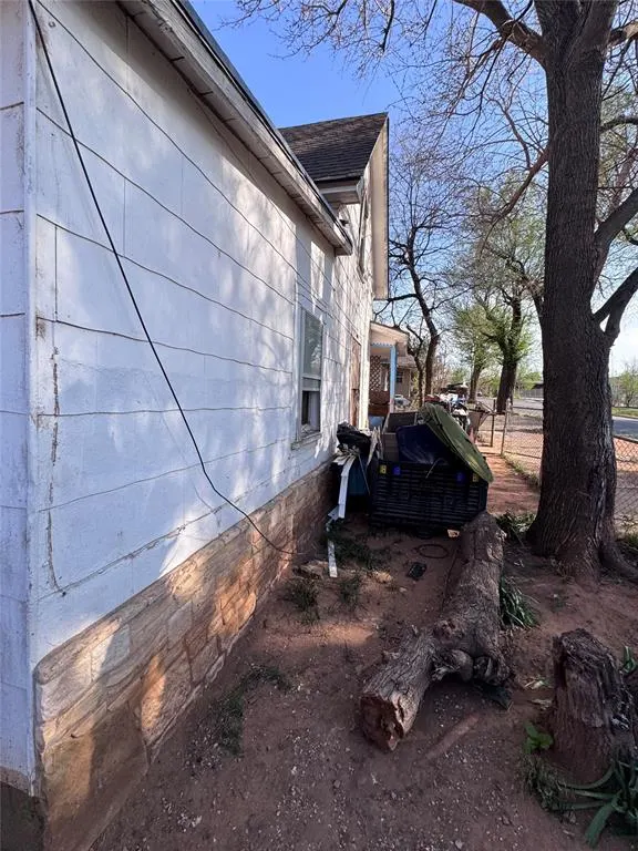 Photo 2 — 2414 S Broadway Avenue, Oklahoma City, OK 73109