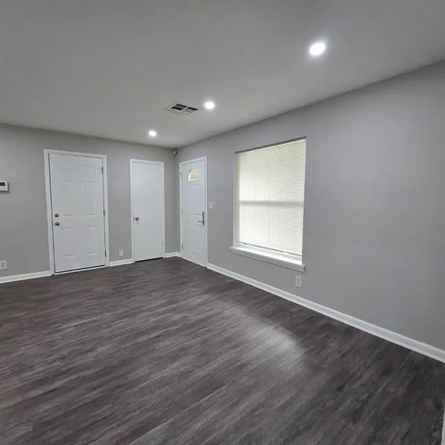 Photo 5 — 1421 N Harvard Avenue, Oklahoma City, OK 73127