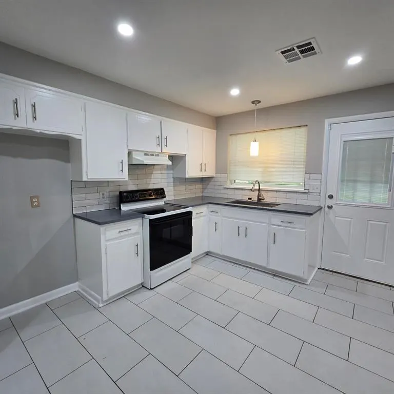 Photo 10 — 1421 N Harvard Avenue, Oklahoma City, OK 73127