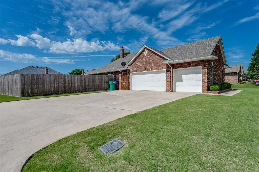 Photo 7 — 2800 SW 107th Street, Oklahoma City, OK 73170