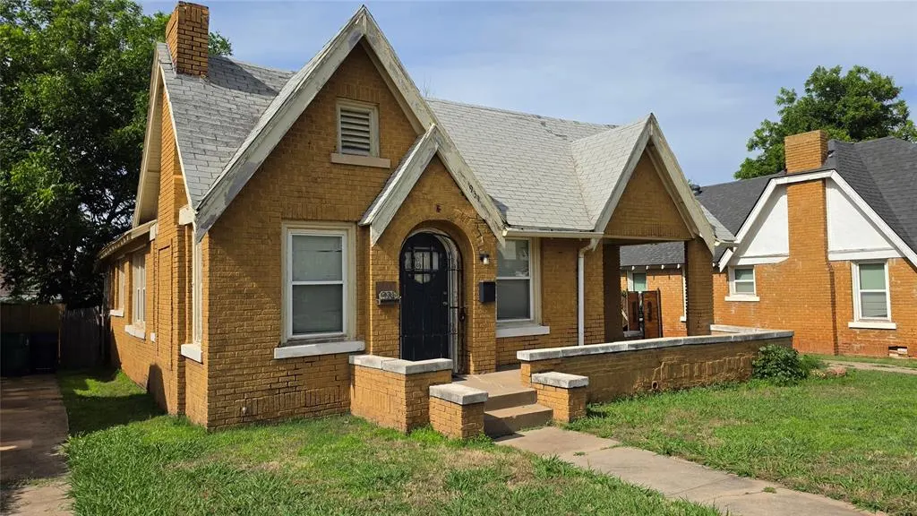 Front exterior — 931 NE 18th Street, Oklahoma City, OK 73105