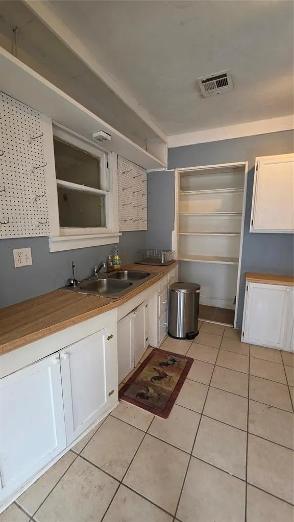 Photo 12 — 931 NE 18th Street, Oklahoma City, OK 73105