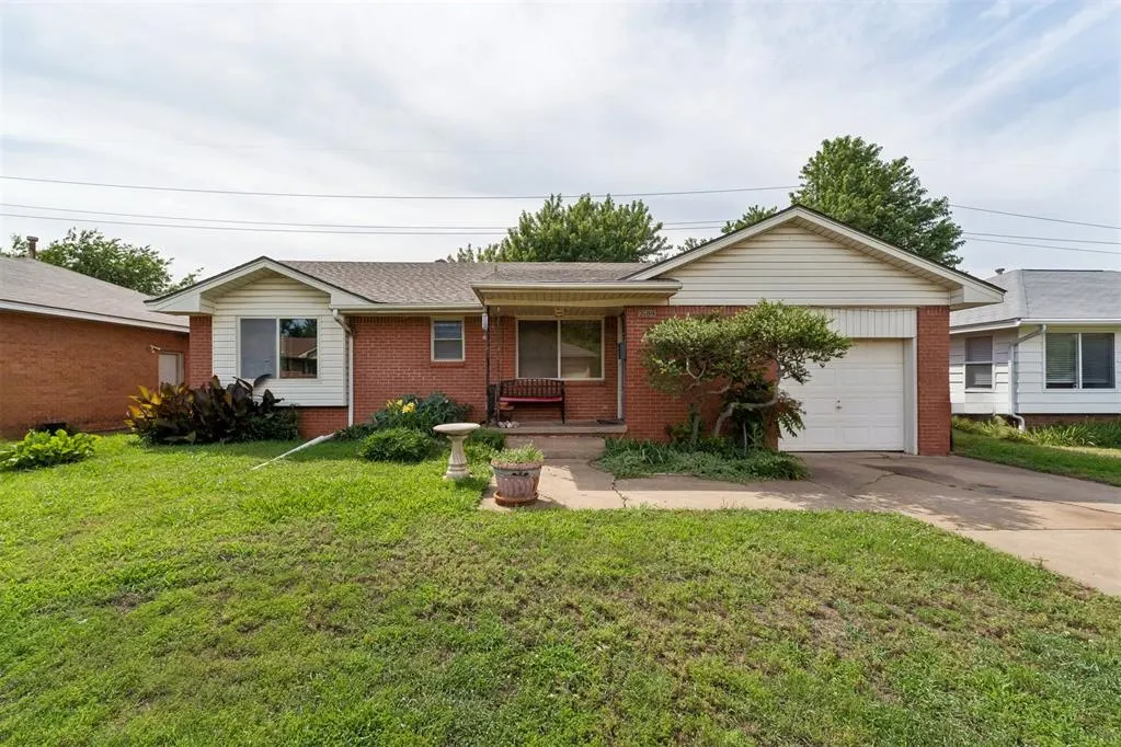 Front exterior — 2109 Henderson Drive, Edmond, OK 73013