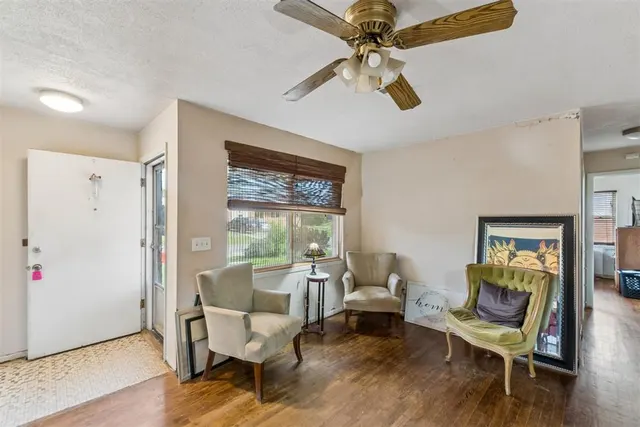 Photo 3 — 2109 Henderson Drive, Edmond, OK 73013
