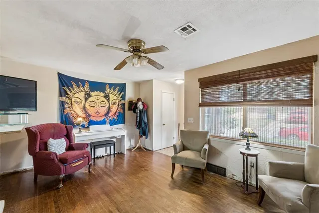 Photo 4 — 2109 Henderson Drive, Edmond, OK 73013