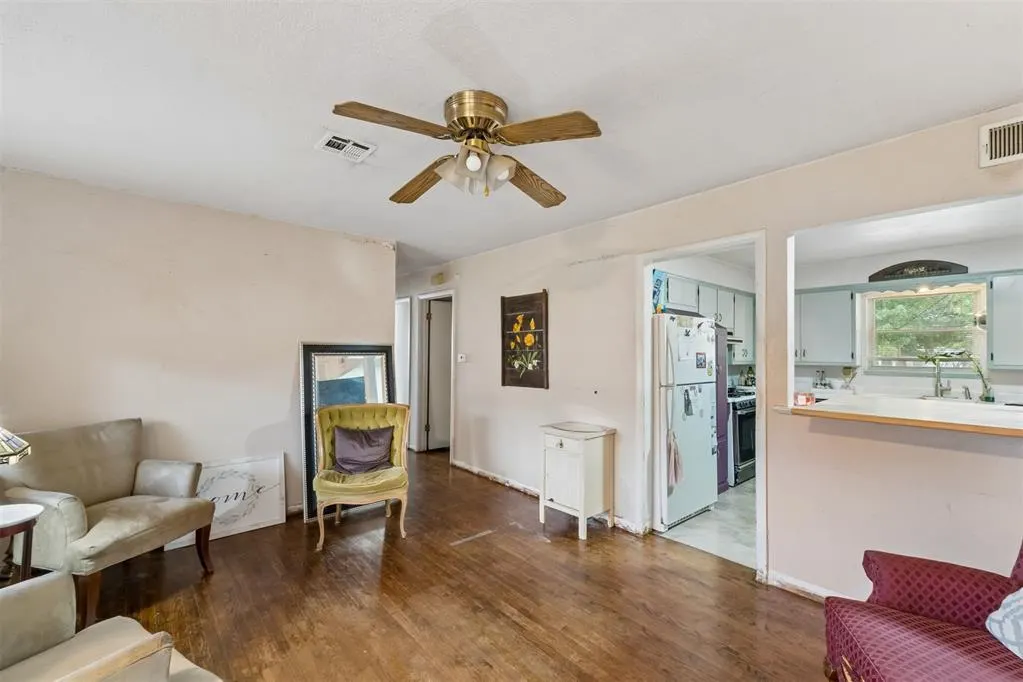 Photo 5 — 2109 Henderson Drive, Edmond, OK 73013