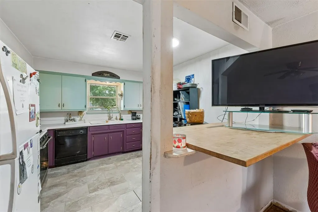 Photo 7 — 2109 Henderson Drive, Edmond, OK 73013