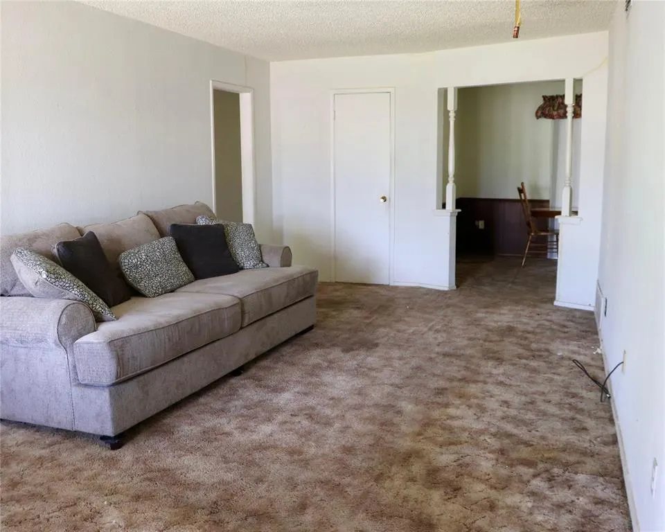 Photo 2 — 2944 SW 52nd Place, Oklahoma City, OK 73119