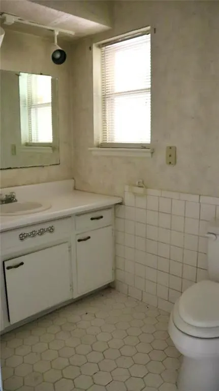 Photo 9 — 2944 SW 52nd Place, Oklahoma City, OK 73119