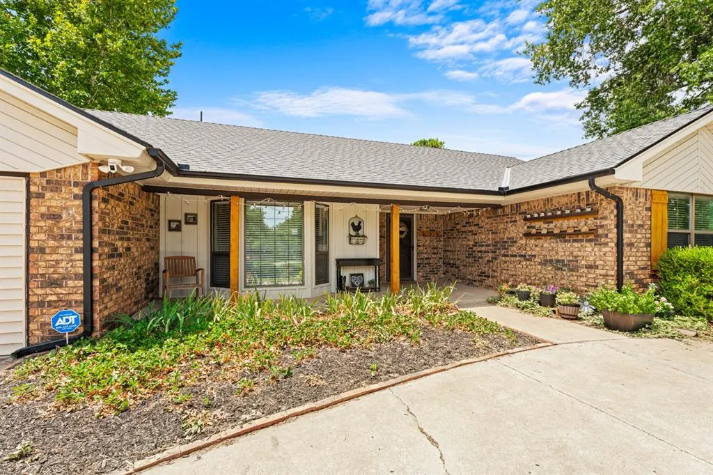 Photo 5 — 8921 Bobwhite Road, Yukon, OK 73099