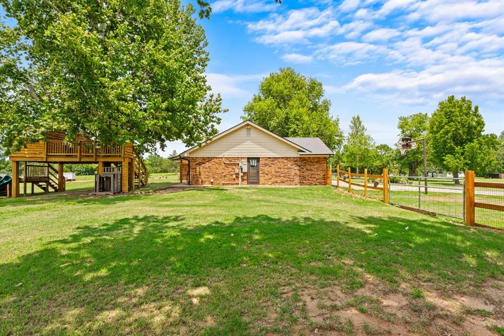 Photo 36 — 8921 Bobwhite Road, Yukon, OK 73099