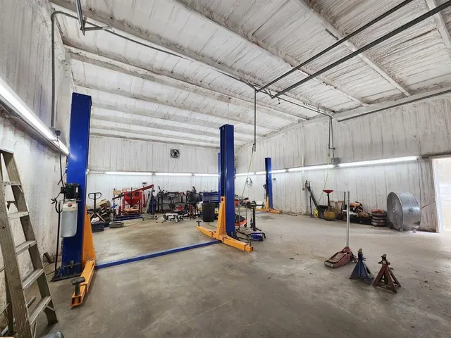 Photo 4 — 1418 Boren Boulevard, Seminole, OK 74868