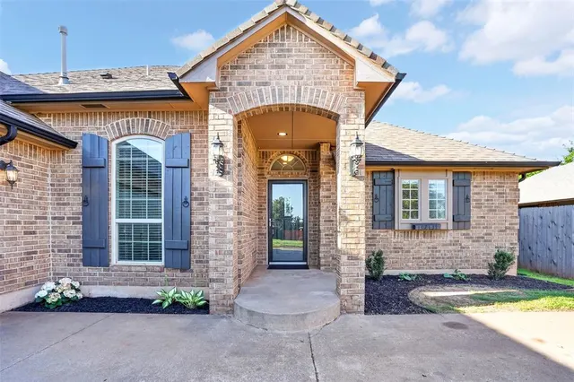 Photo 3 — 2824 NW 168th Street, Edmond, OK 73012